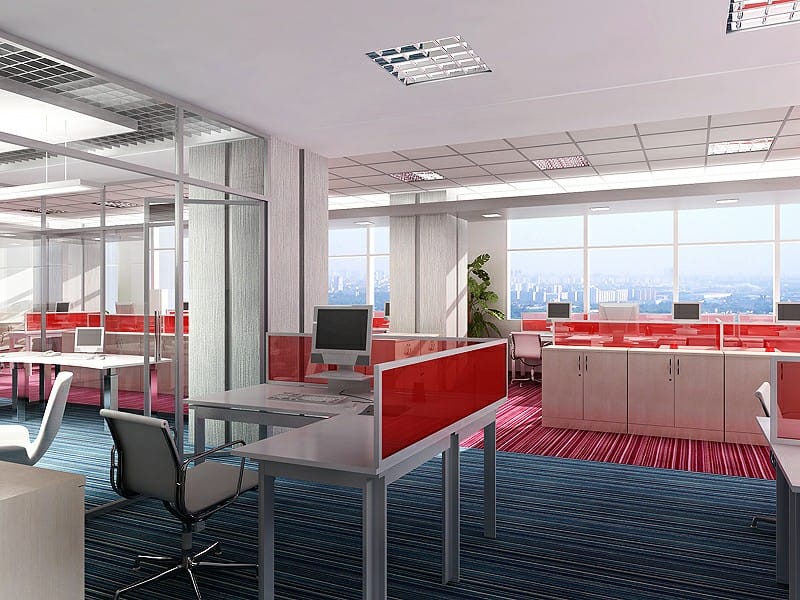 Open space с красными акриловыми разделителями